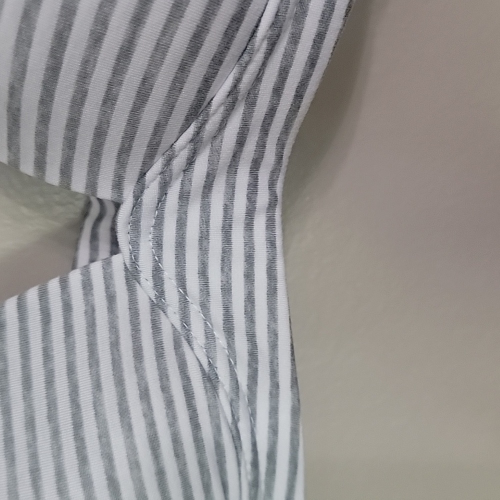 Delta By Maidenform Gray White Striped Wireless Bra Size 30A - Picture 3 of 5